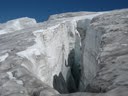 Riesenspalte auf Steingletscher